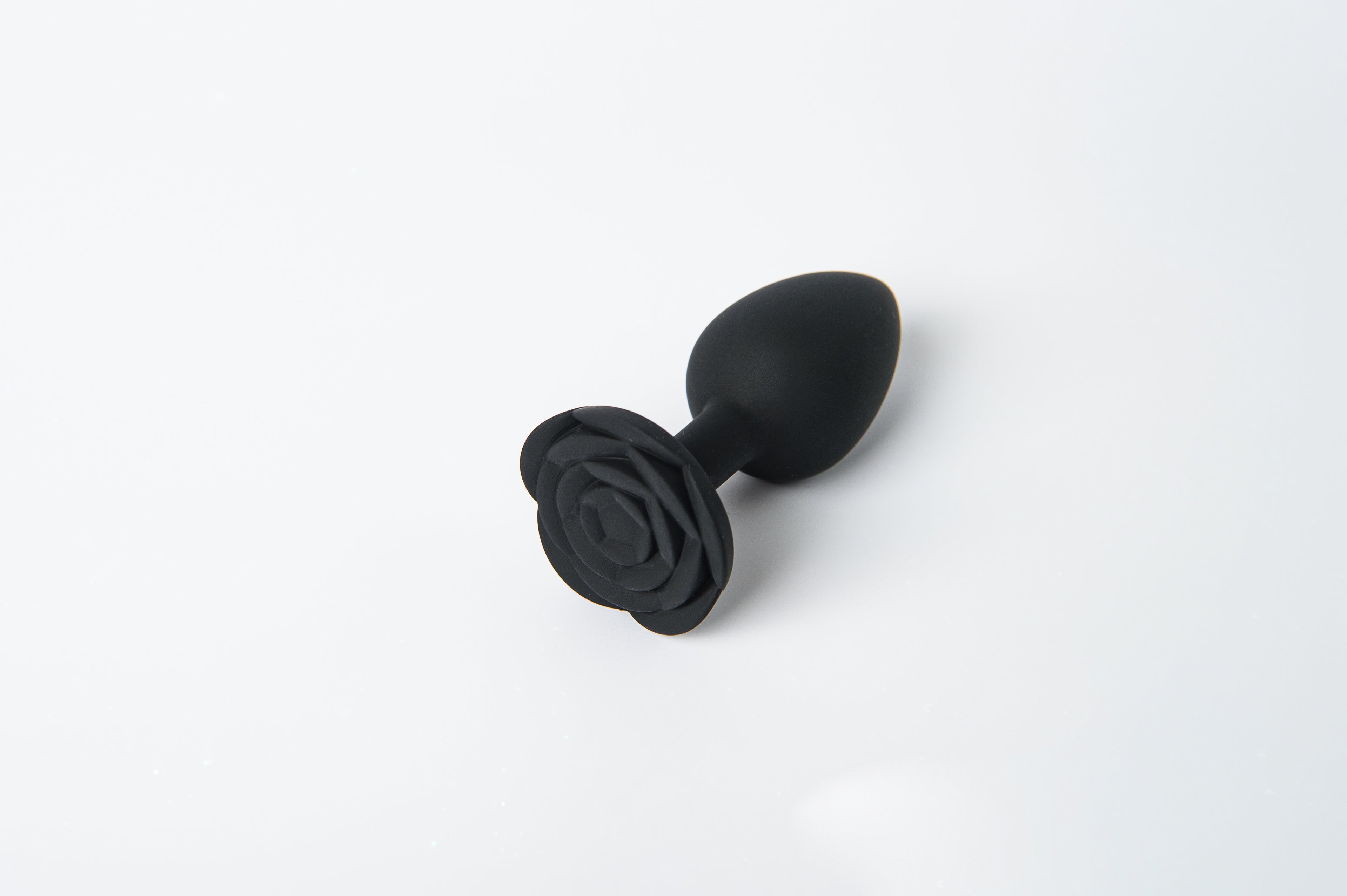 Analinis kamštis„Black Rose Piece“ Mažas